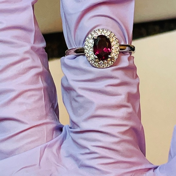 New Sterling Garnet Ring - Picture 4 of 5